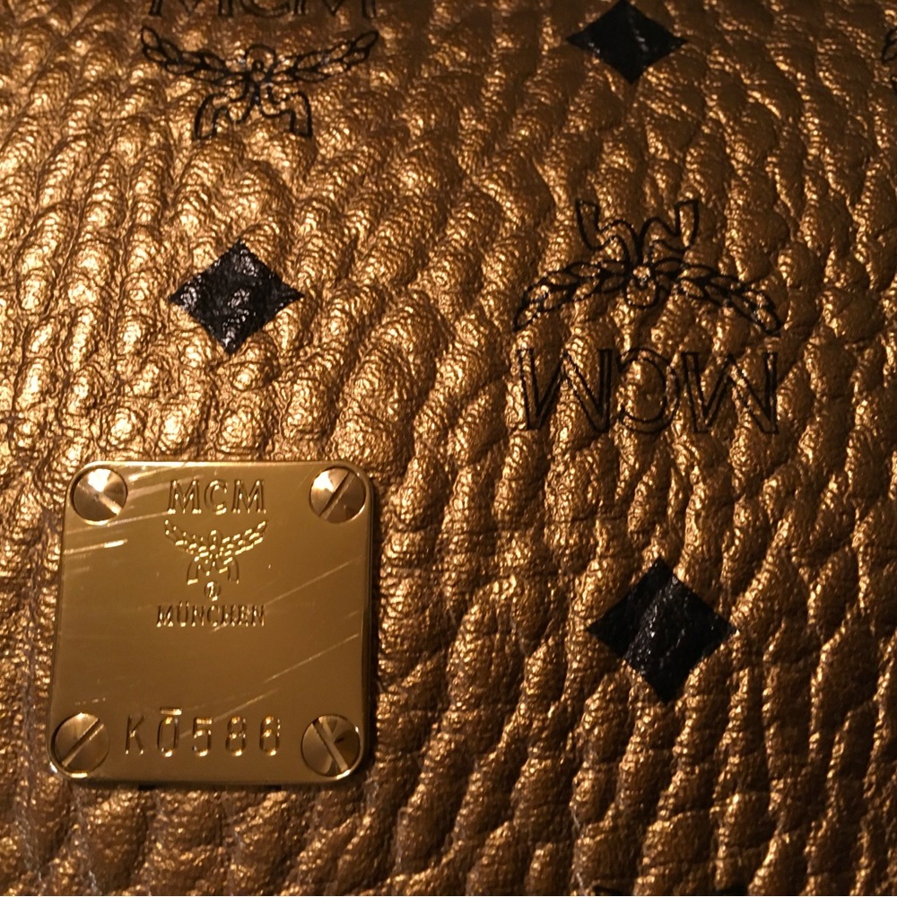 MCM Munchen Large Tote Bag - Picture 7 of 14